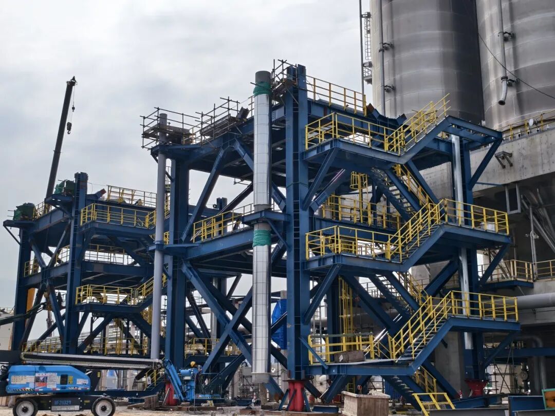 華陸公司總承包福建中沙古雷乙烯項(xiàng)目聚丙烯裝置擠壓造?？蚣芊忭?，標(biāo)志工程建設(shè)取得關(guān)鍵進(jìn)展